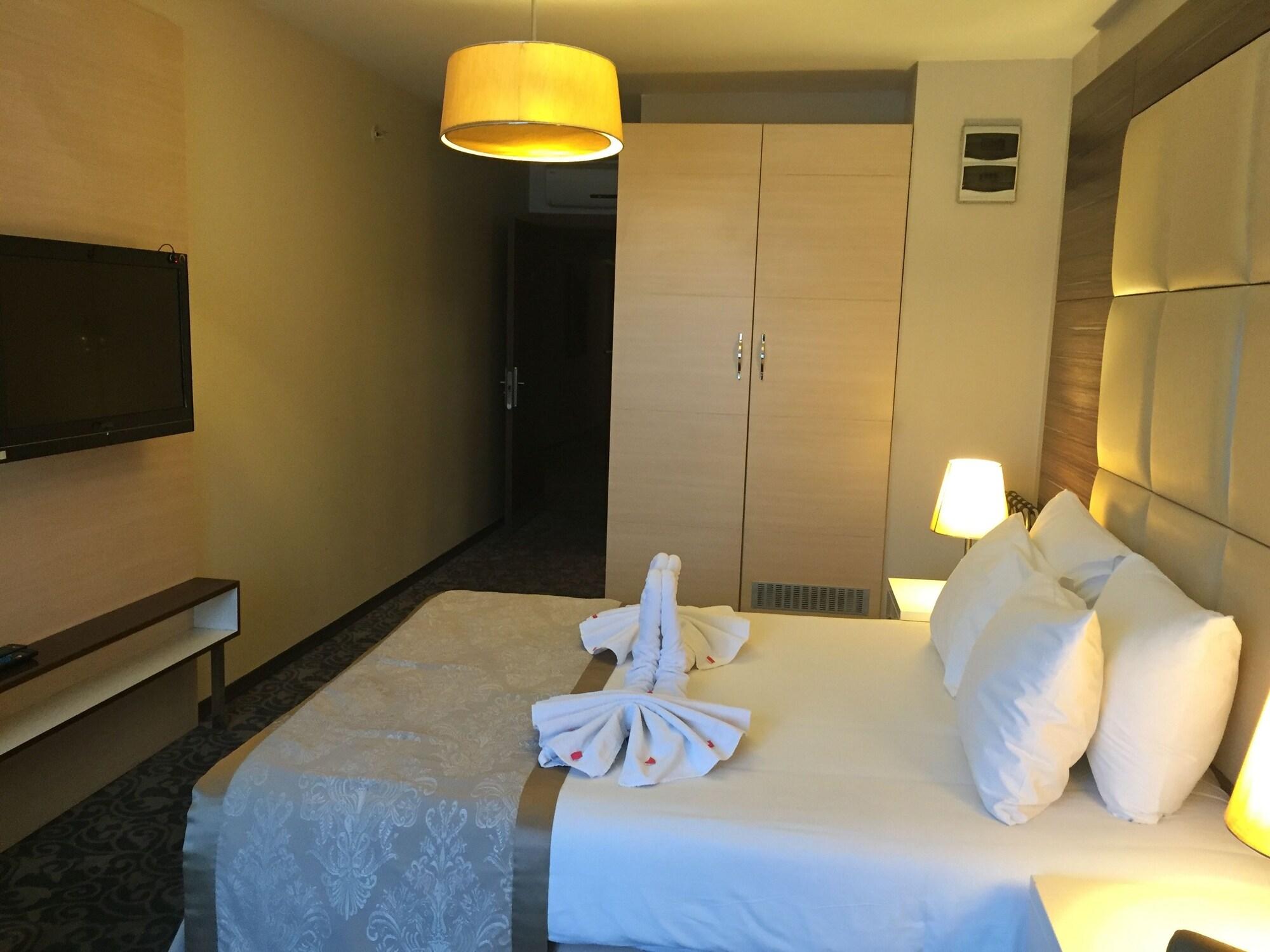 Derpa Hotel Istanbul Exterior photo