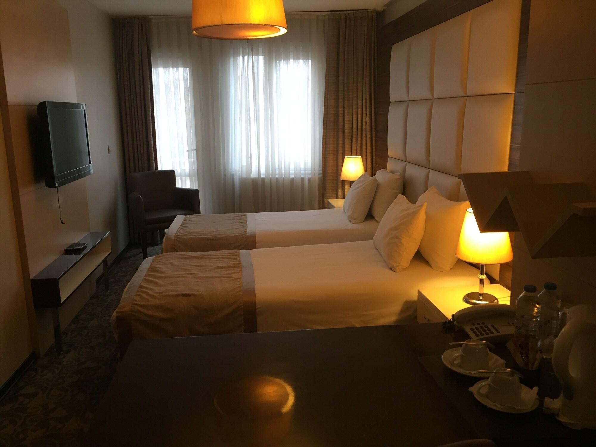 Derpa Hotel Istanbul Exterior photo