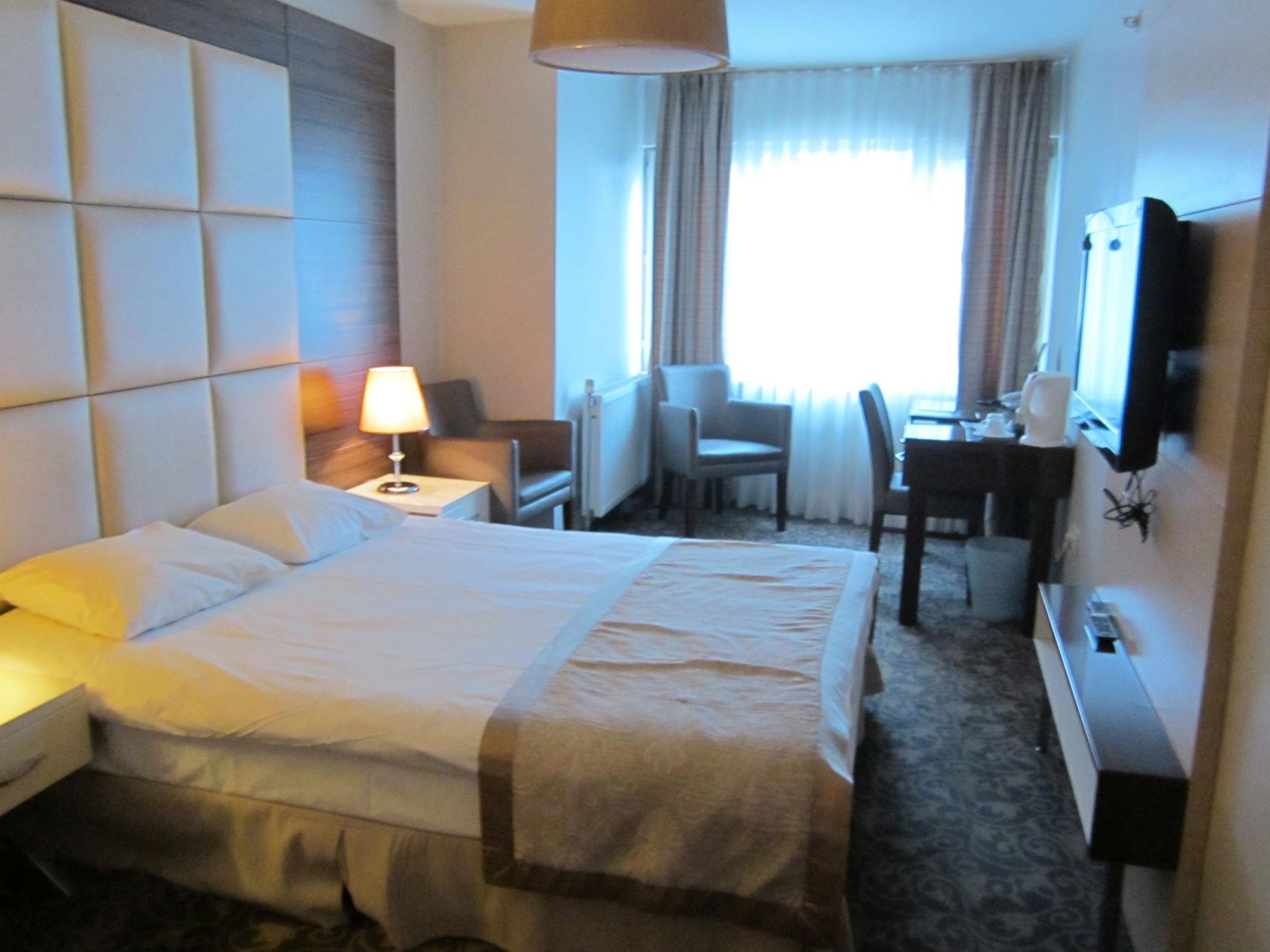 Derpa Hotel Istanbul Exterior photo
