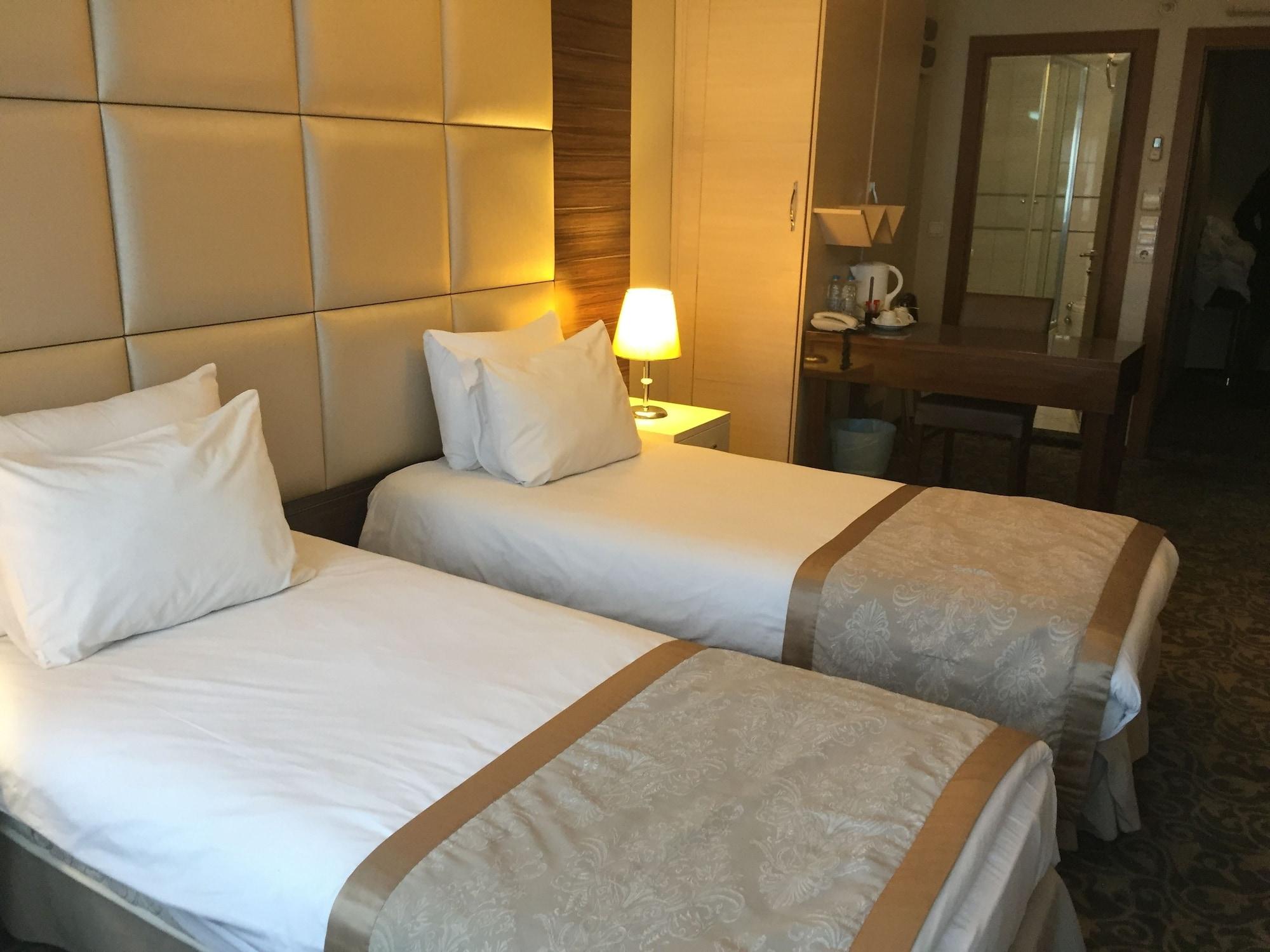Derpa Hotel Istanbul Exterior photo