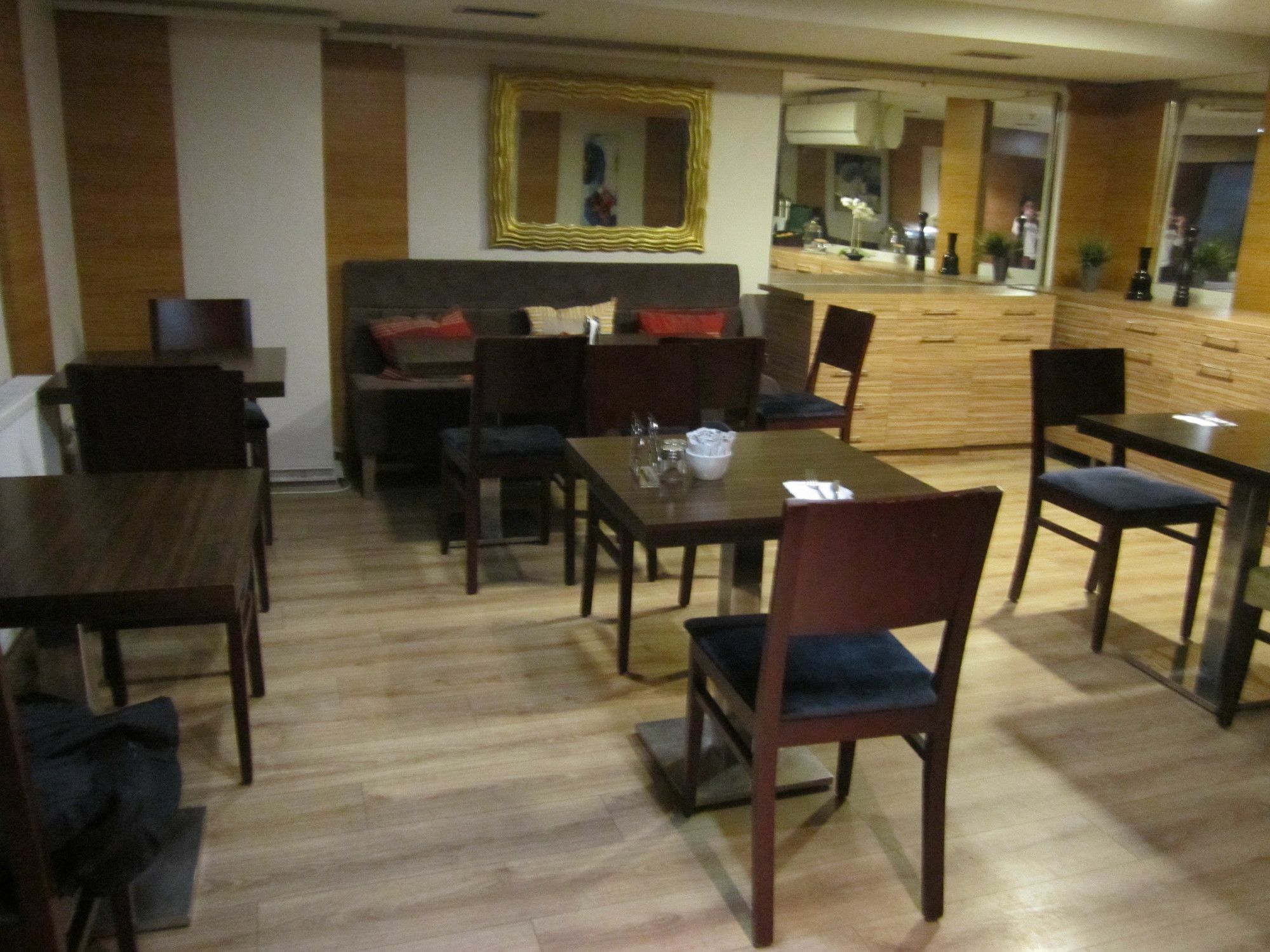 Derpa Hotel Istanbul Exterior photo